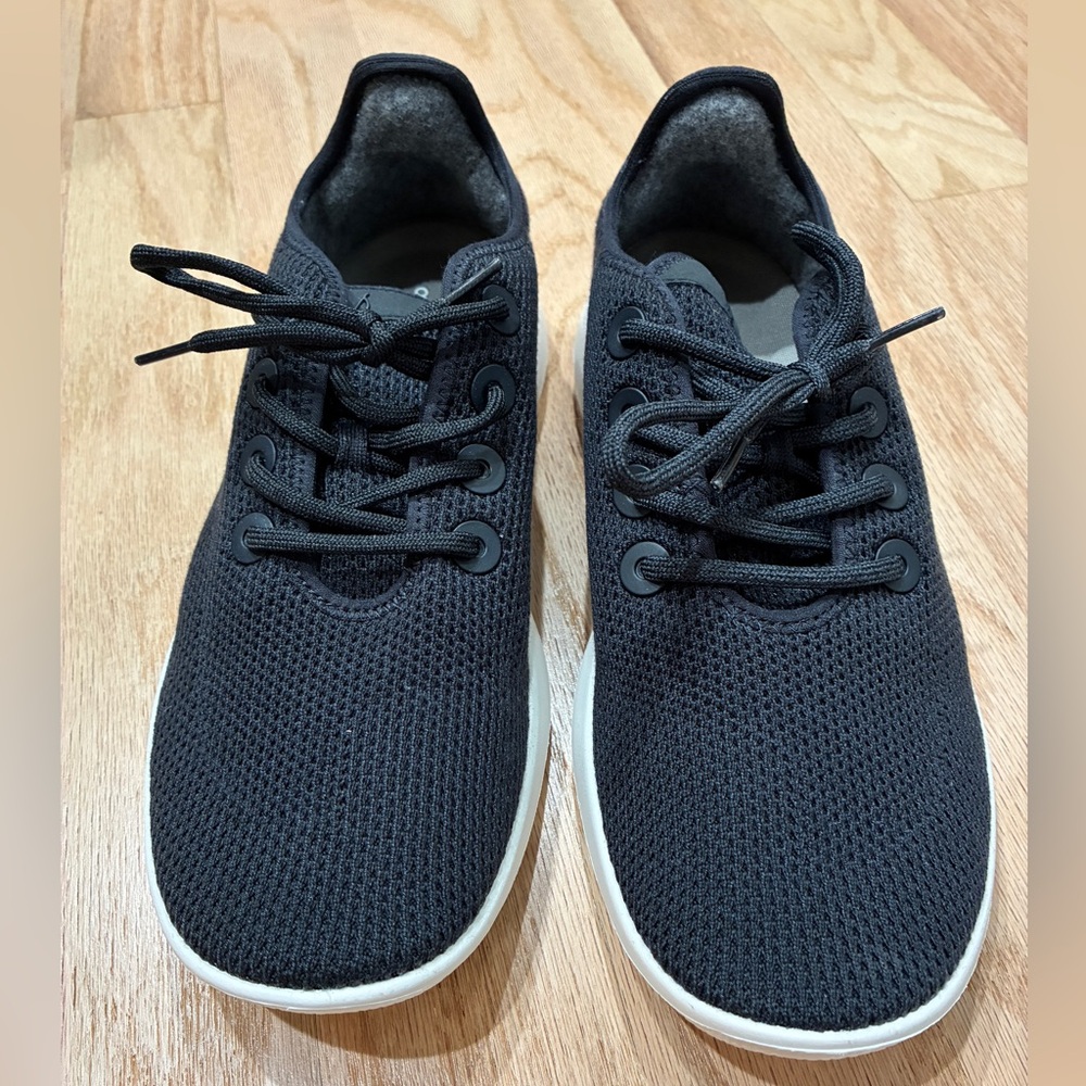 NWOT - Allbirds Tree Runner M10 - Never Worn